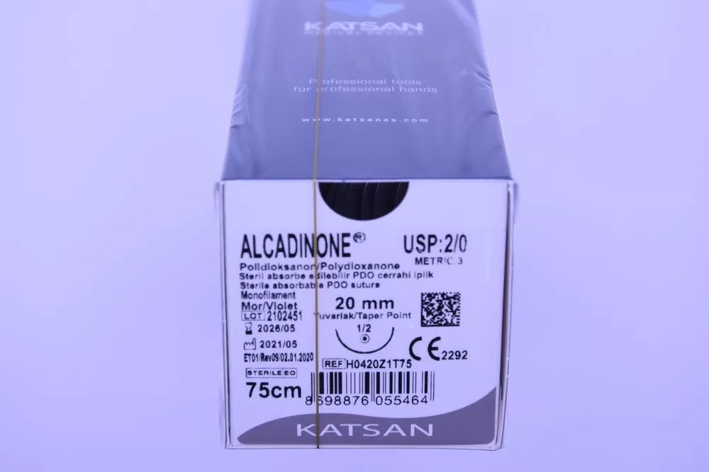 Alcadinone 2/0 75 cm 1/2 20 mm körtű